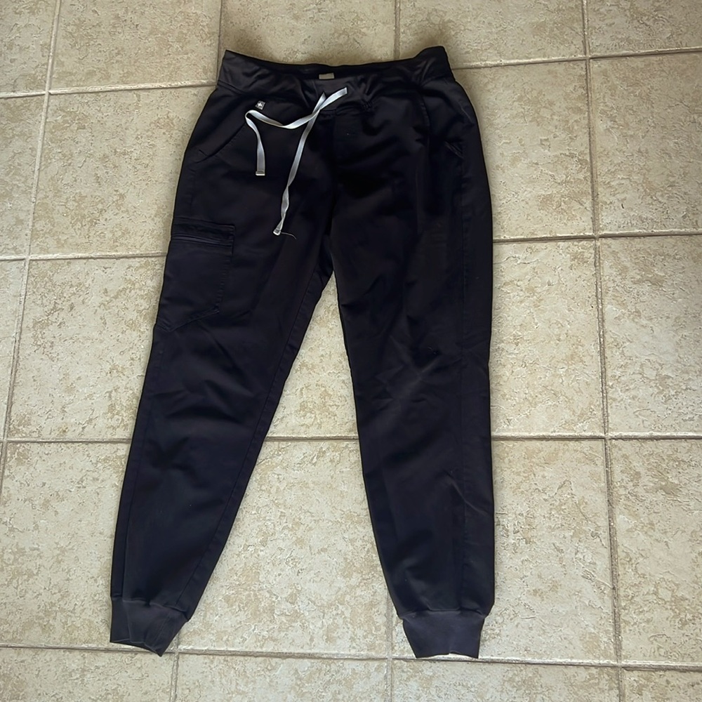 Medium jogger FIGs scrubs